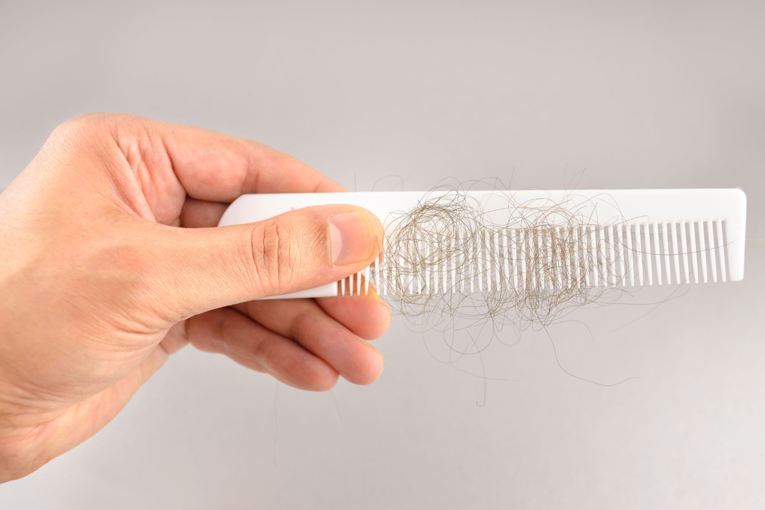 7 Common Hair Combing Mistakes That Can Damage Your Hair