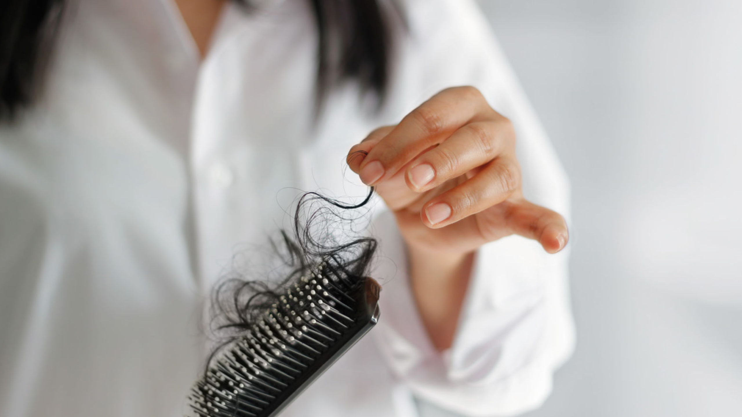 8 Natural Hair Loss Remedies That Might Work For You