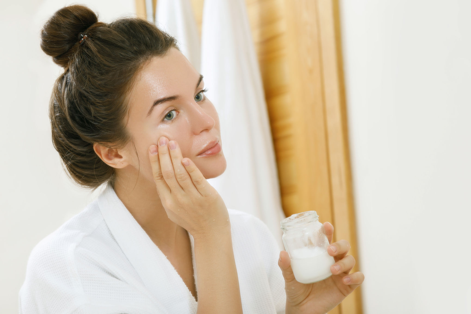 Lauric Acid: The Skin Care Superhero You Didn't Know You Needed